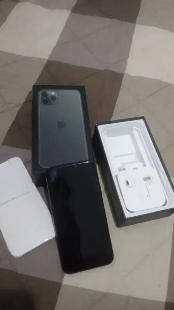 Jual iphone 11 pro Black 256Gb inter all Operator Lengkap