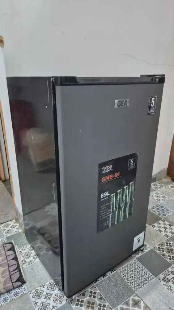 Kulkas Gea GMB-91 89L