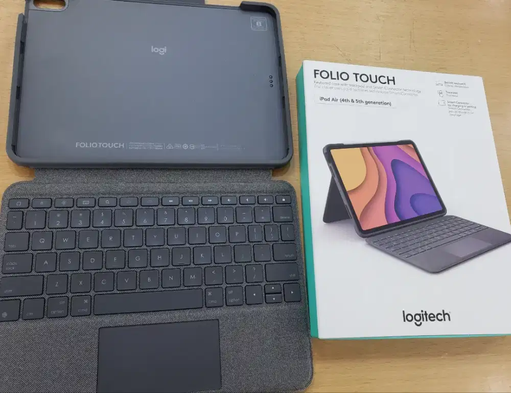 Keyboard iPad Air 4 dan 5  Logitech Folio Touch with Trackpad Mulus
