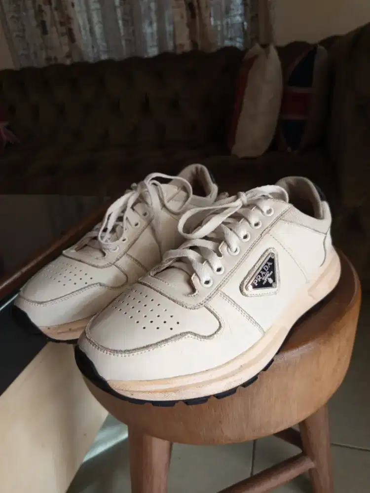 Sepatu prada sport original