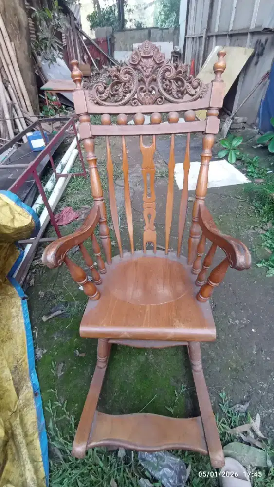 Kursi Goyang Kayu Jati