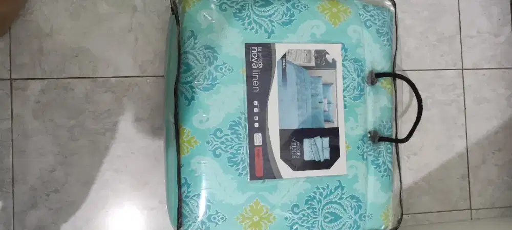 1 set Bed Cover dan Seprai
