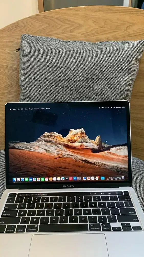 Jual Cepat Macbook Pro Touchbar Tahun 2020