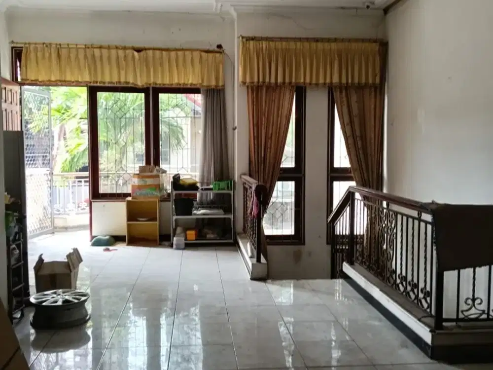 Dijual Murah Rumah Dua Lantai Villa Kalijudan