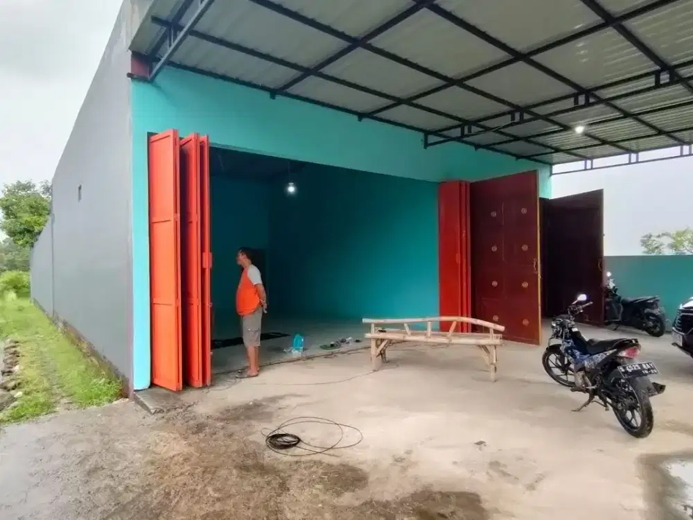 Dijual Gudang Letak Strategis  Nol Jalan Raya