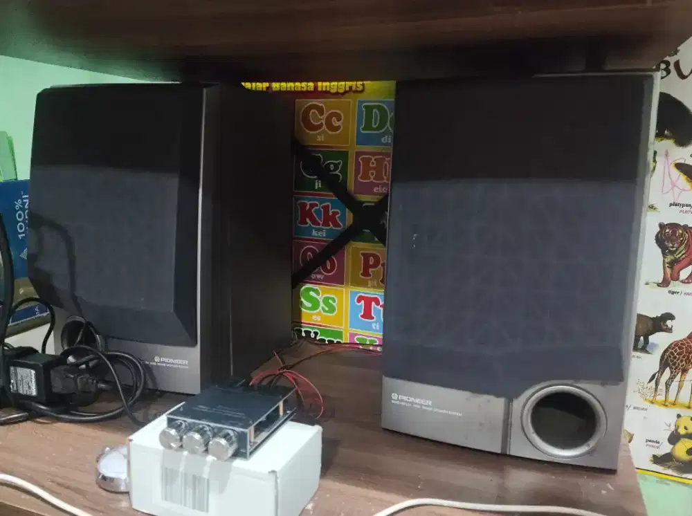 Ampli dan speaker