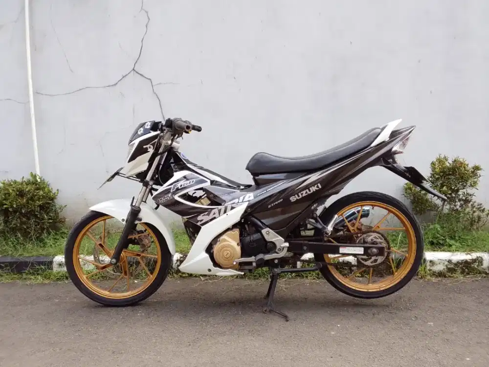 Suzuki satria fu 150cc 2013 siap pakai