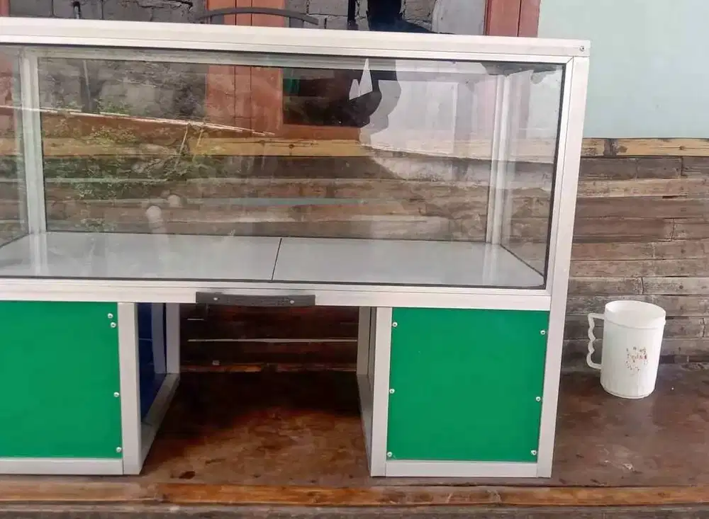 Etalase buah potong untuk jualan