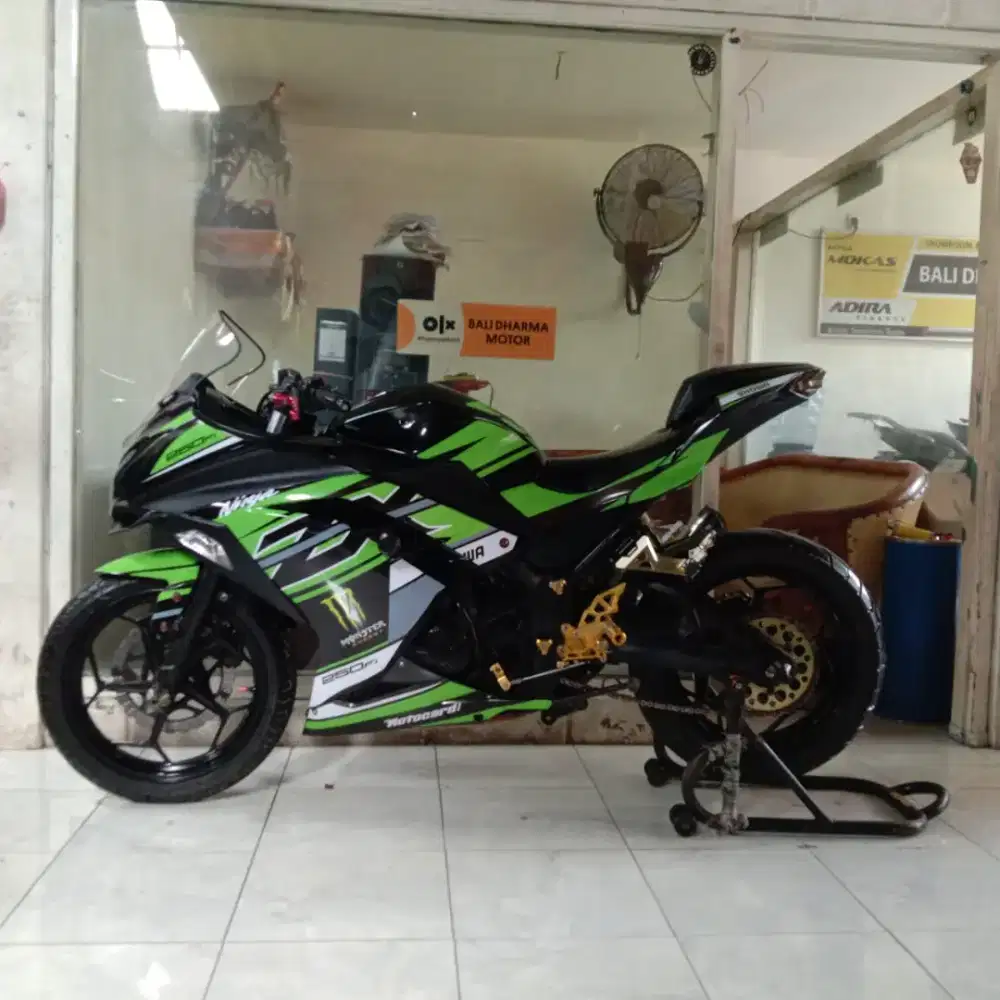 Ninja fi thn 2013 cash. Bali dharma motor