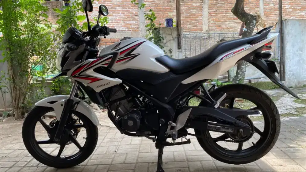 CB150R 2016 lengkap stnk bpkb ready