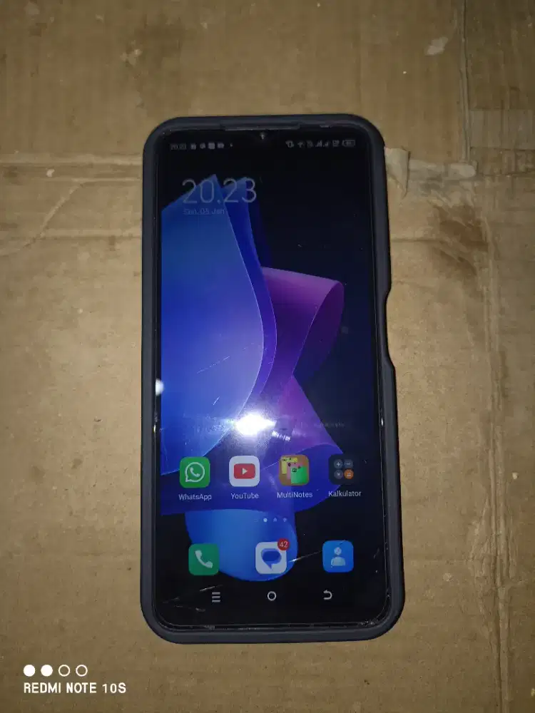 Jual hp tekno spark 10  8/128 normal minus retak