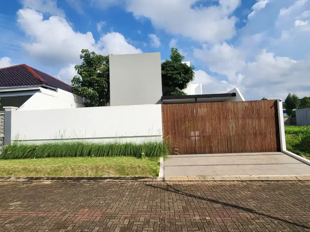 Rumah dijual di PURI ARGA GOLF BSB SEMARANG FULL FURNISHED