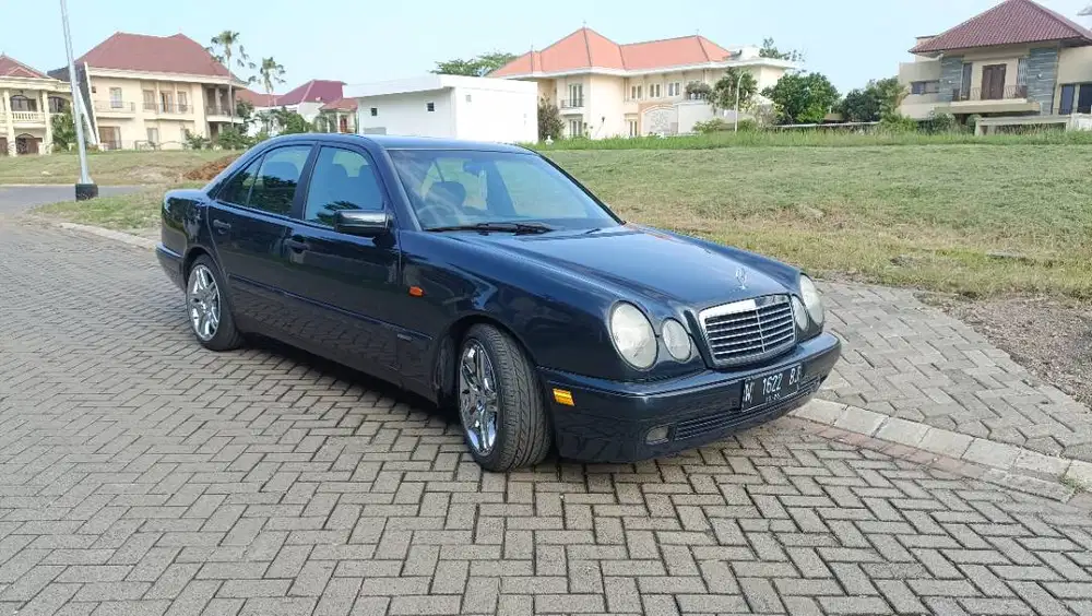 Mercedes Benz W210 E230 MT 1996