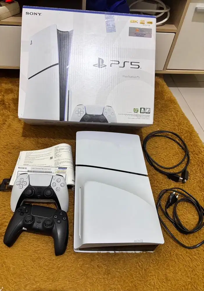 PS 5 Second like new 1TB