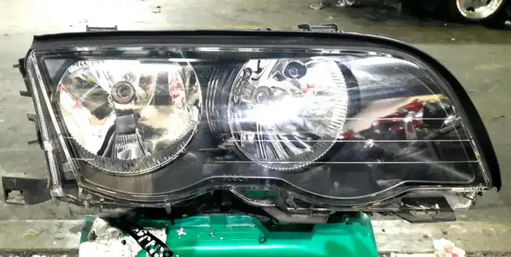 Jual Cepat Lampu Depan BMW 318i E46 Ori th 2001 sepasang
