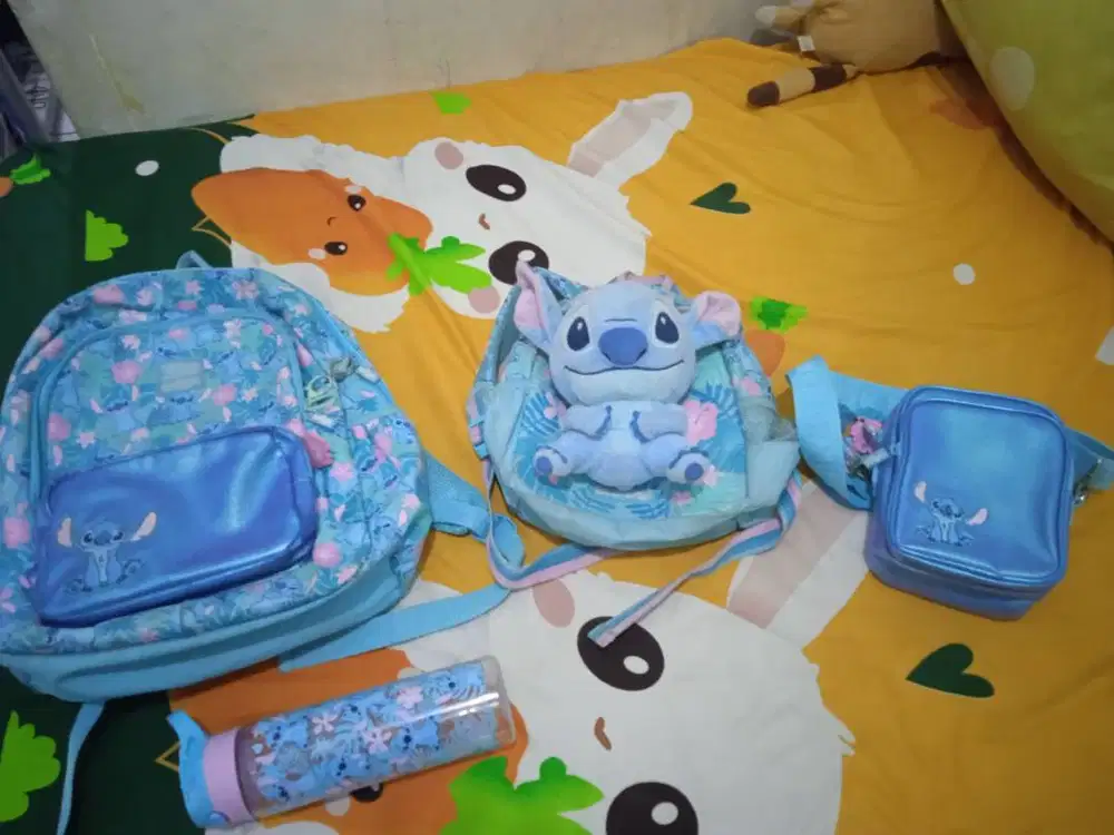Tas dan Tumbler Smiggle spesial edition Stitch