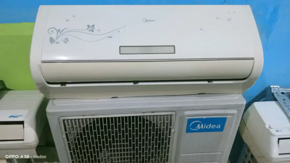 AC Midea 1/2pk / bisa tukar tambah