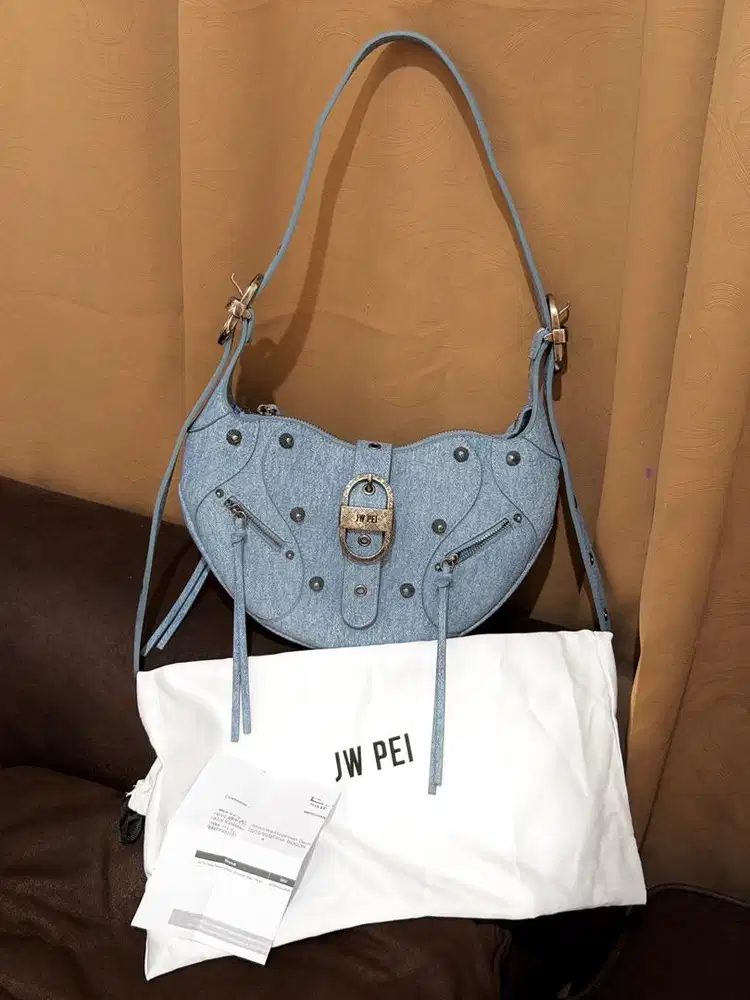Like new! JW PEI denim