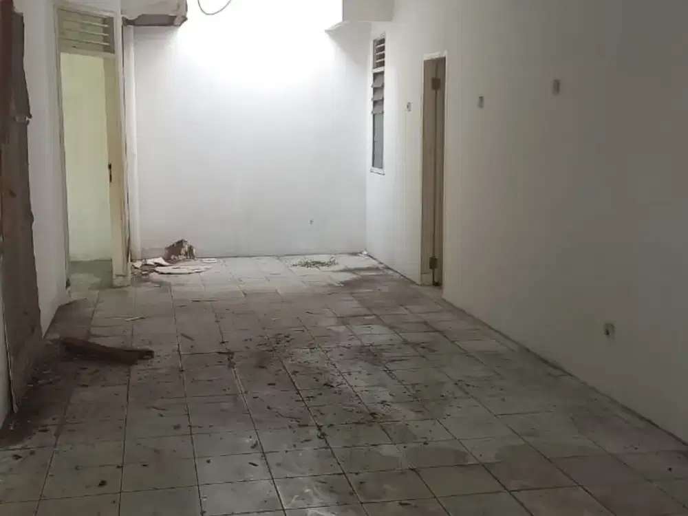 DIJUAL RUMAH HOOK HADAP SELATAN DAN BARAT JUAL DI BAWAH NJOP TERMURAH DI CITRA GARDEN 1