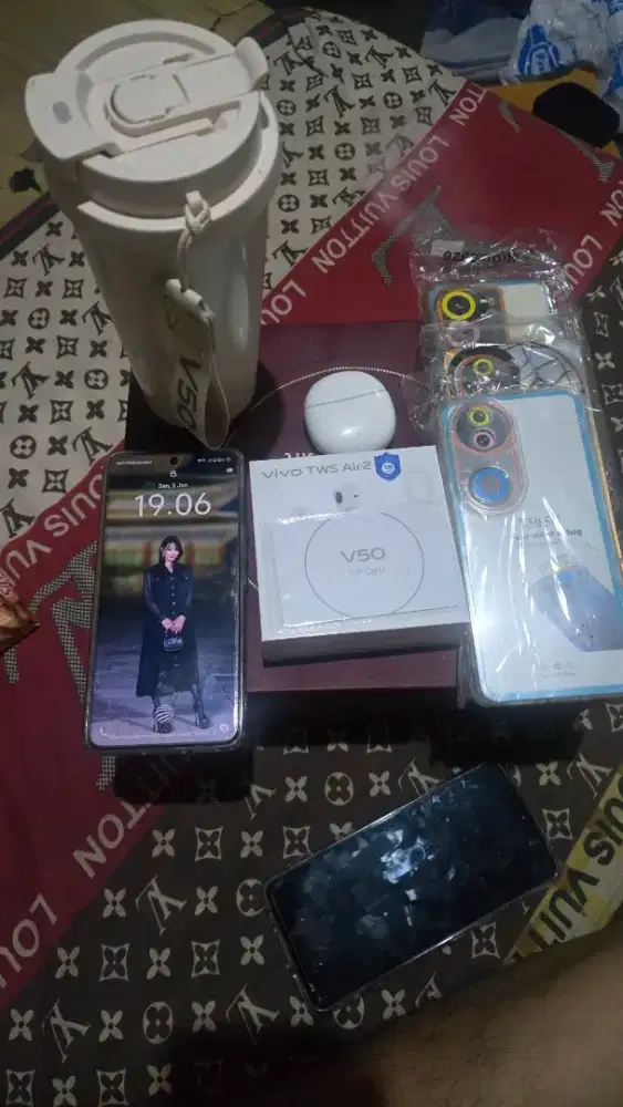 Vivo V50 5G second