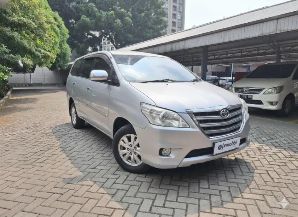 DP RENDAH Toyota Kijang Innova 2.0 G Captain Seat Bensin-MT 2013 SYI