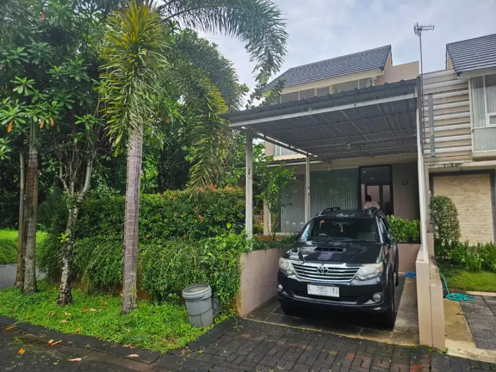 Rumah Villa Terawat