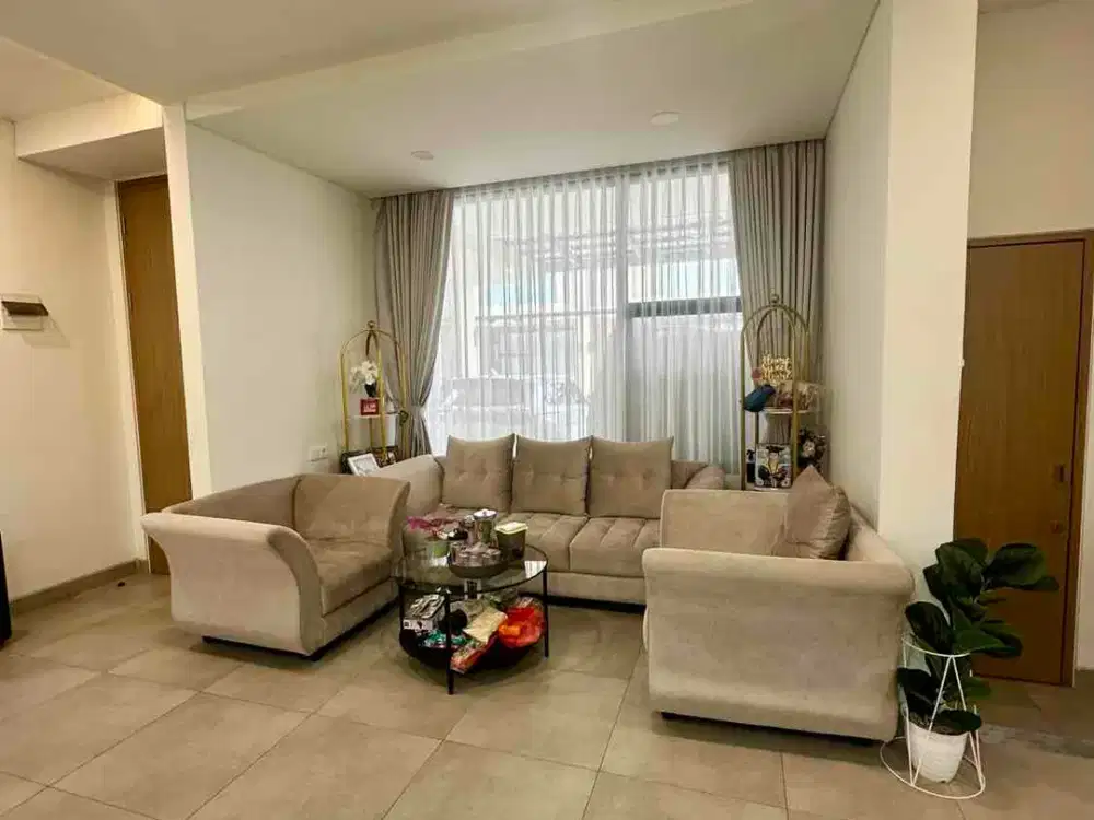 Dijual Rumah 3 lantai Full Furnished Tanakayu BSD