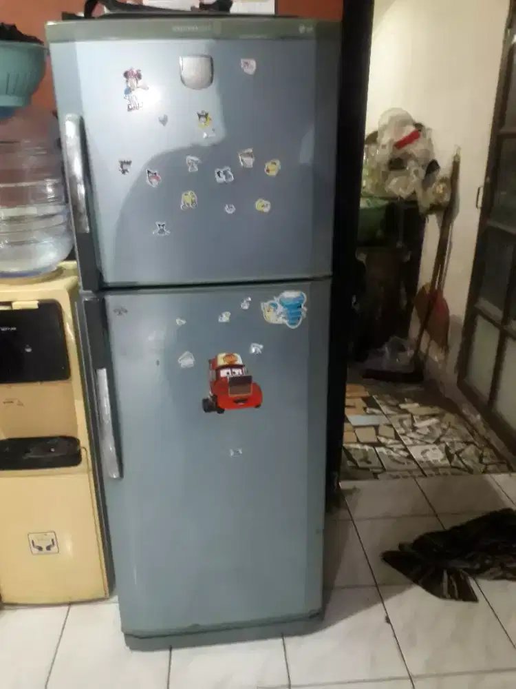 Kulkas LG 2 pintu