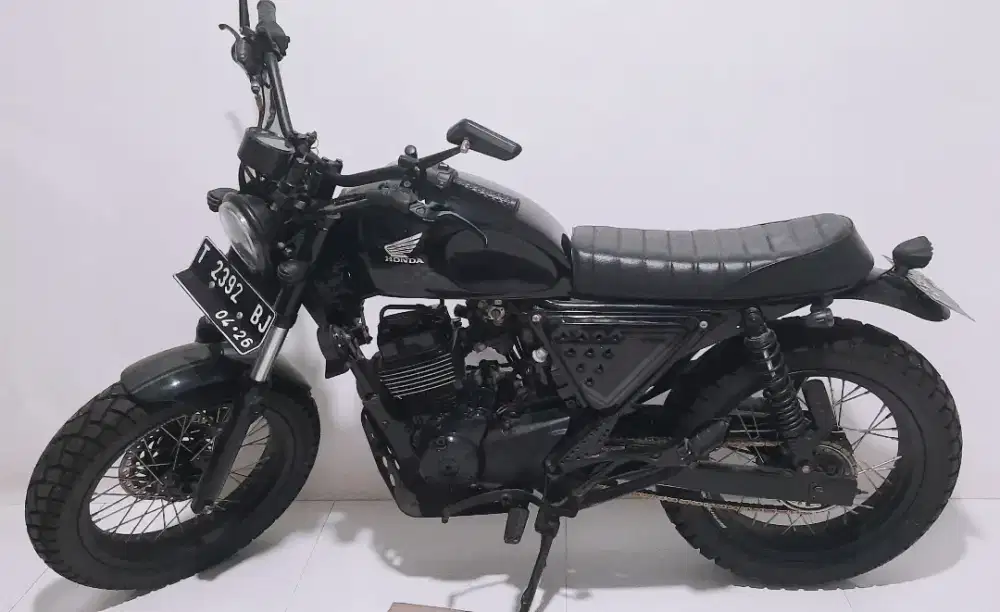 Jual Cepat! Motor Custom Japstyle Honda Megapro, Gagah, Siap Gaspol!