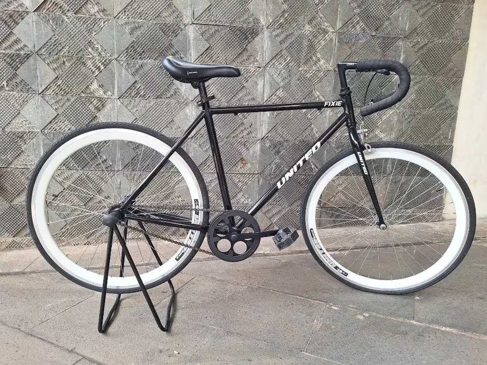 SEPEDA FIXIE UNITED MULUS BISA NEGO