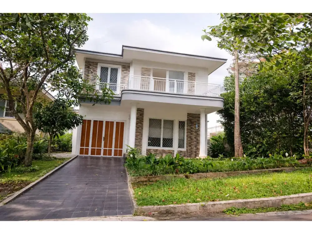 DISEWA RUMAH EXCLUSIVE TAHUNAN SEMI FURNISH SIAP HUNI SENTUL CITY SSR925