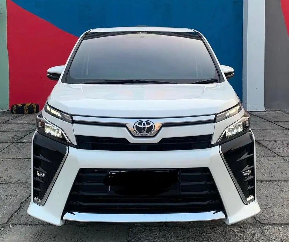 Sunroof Toyota Voxy 2021 Bensin dengan Pemilik Individu Terawat