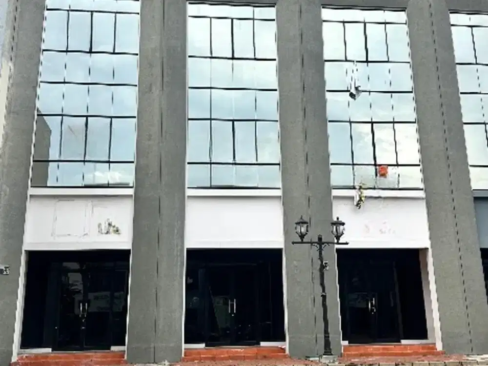 Disewakan Ruko Hadap Jalan Utama di Area Berkembang Parkir Luas di Sedayu City Jakarta Utara