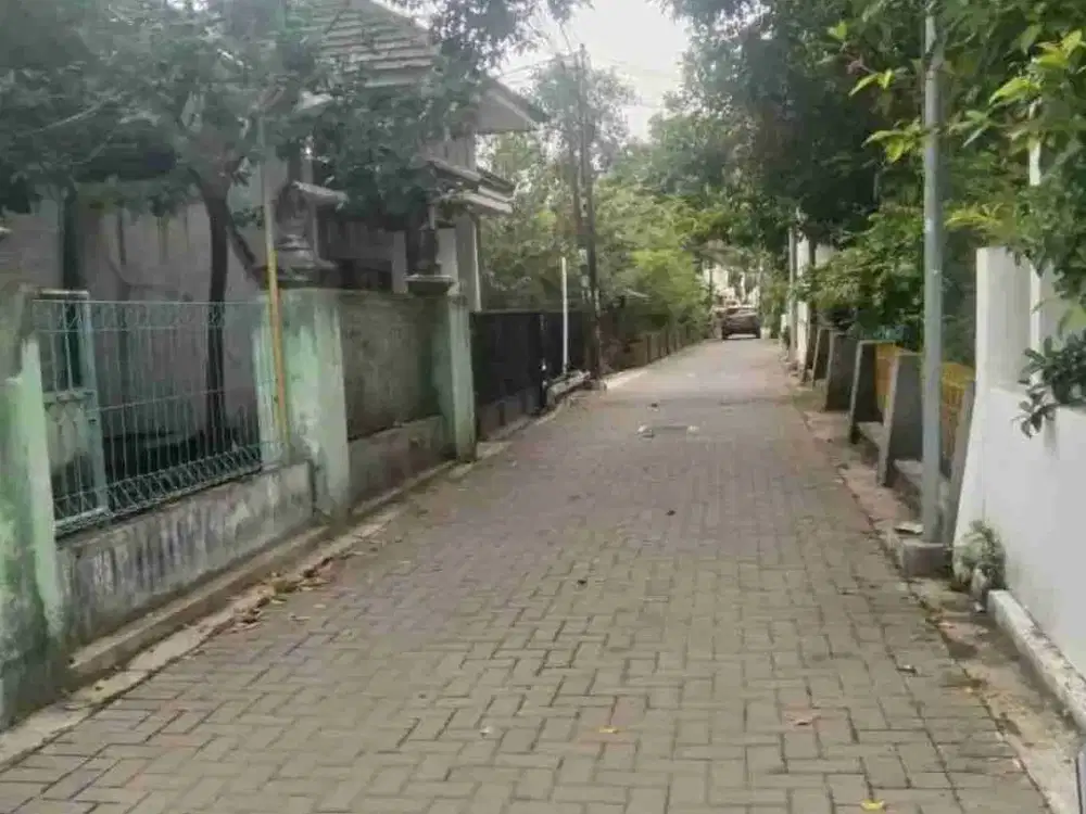 DIJUAL TANAH STRATEGIS BONUS BANGUNAN KOST DEKAT KAMPUS UPN SETURAN