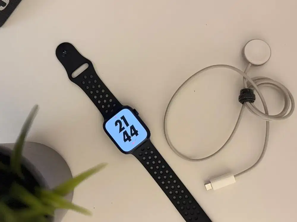 Apple Watch Nike Series 7 45 mm Very Good Condition