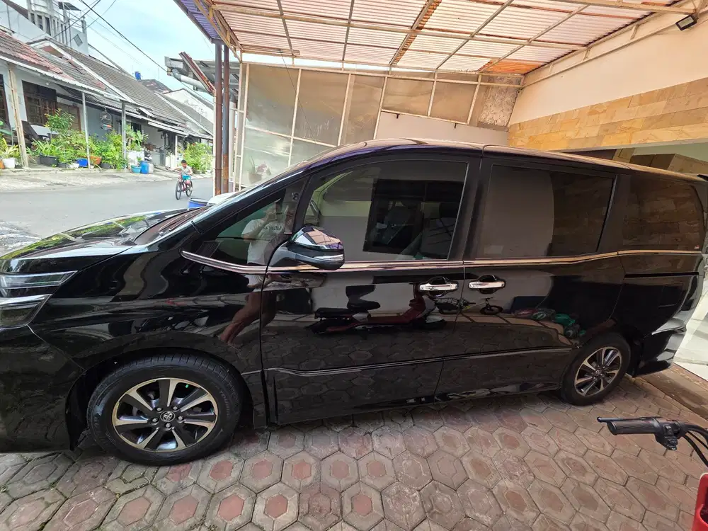 Toyota Voxy 2018 Bensin