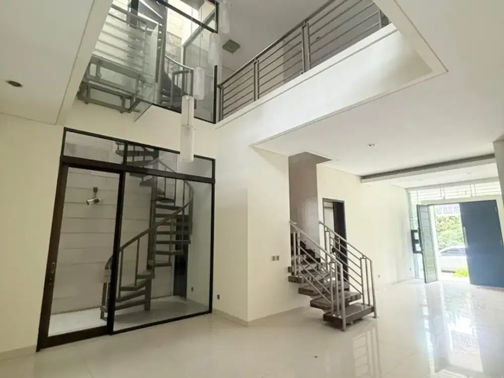 Rumah Mewah Lux Singgasana Pradana Bandung