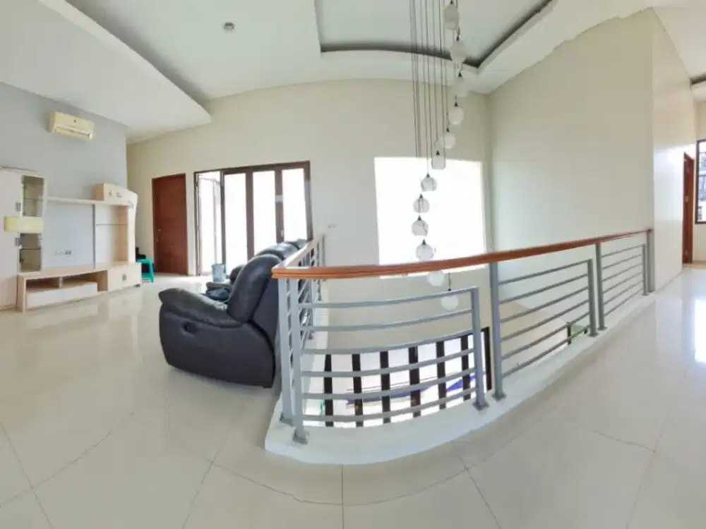For Rent rumah Mewah Mekarwangi Bandung ( dalam cluster )