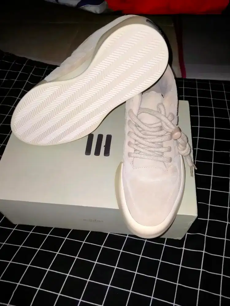 jual sepatu adidas FOG kondisi msh baru original size 44