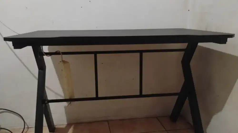 Meja belajar, kuliah atau kerja Ukuran 100 × 60 × 73 cm