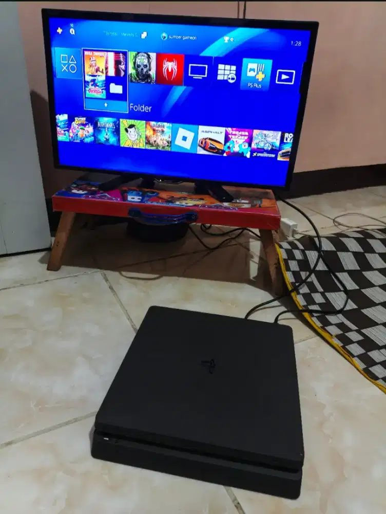 Ps 4 original slim 500 gb/like new