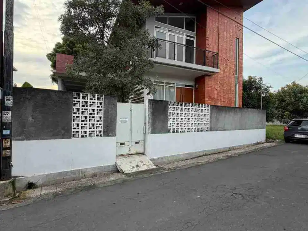 ISTIMEWA MURAH BANGET
RUMAH MEWAH 2 LANTAI MODERN DI CUPUWATU PURWOMARTANI