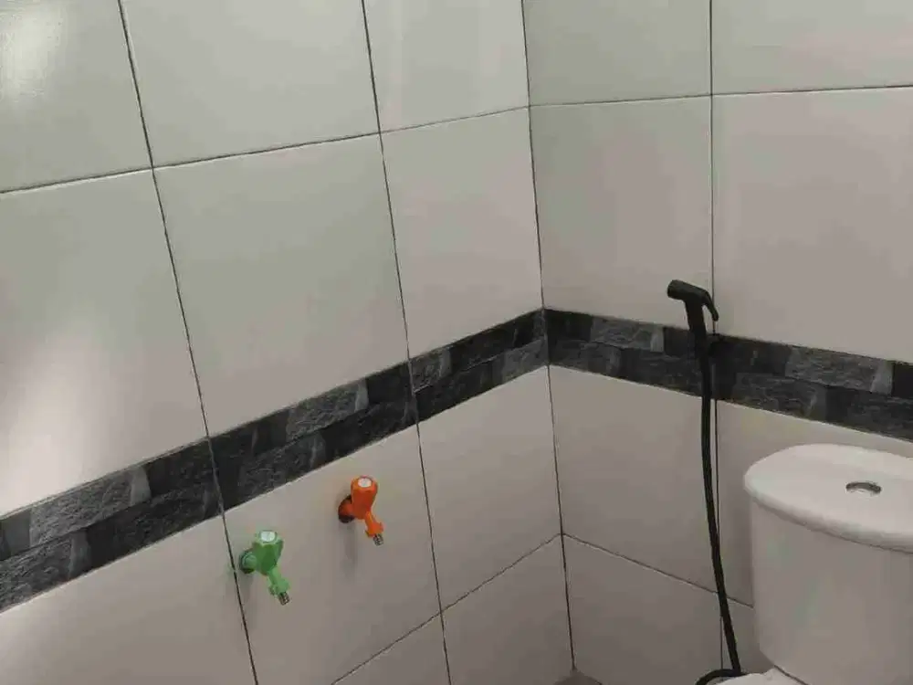 JUAL / SEWA RUMAH BARU PLONG 1.5 LT DI PADEMANGAN TIMUR. COCOK UNTUK KONVEKSI.