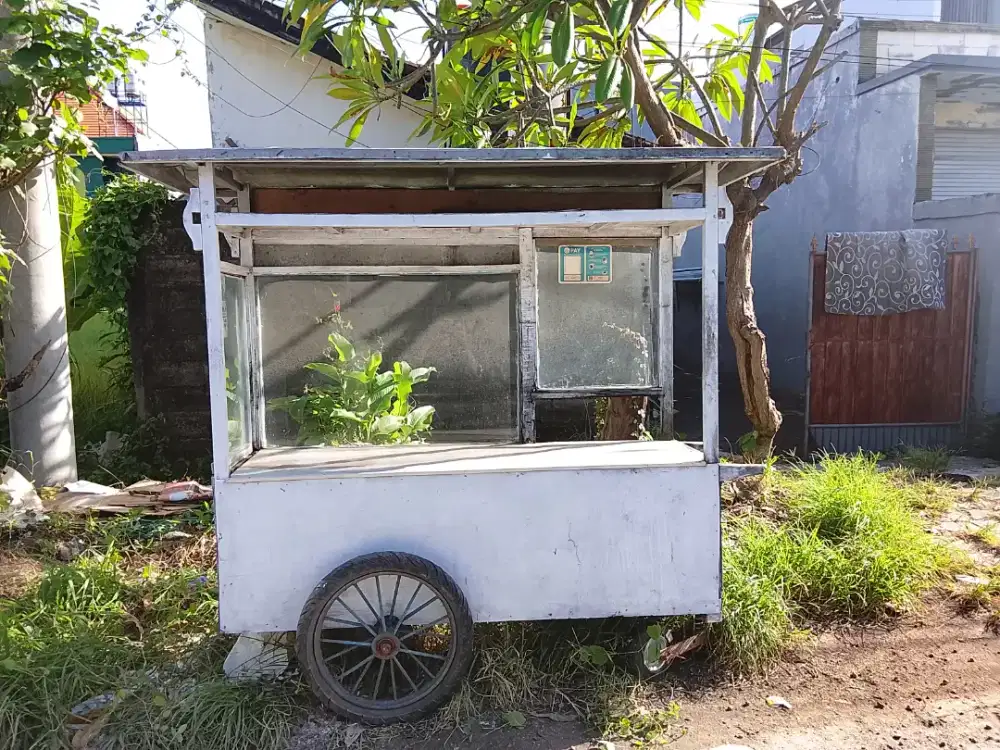 Grobak bekas jualan gorengan