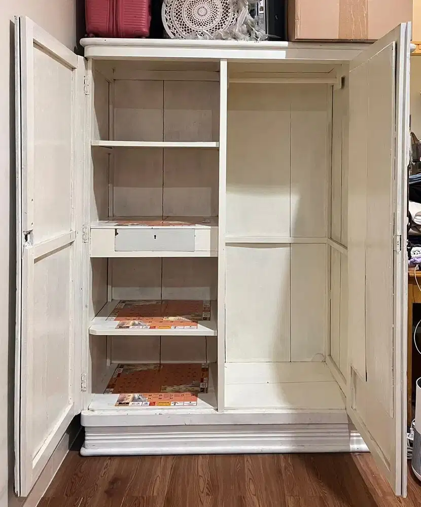 JUAL CEPAT LEMARI KAYU JATI REPAINT UK. BESAR - NEGO