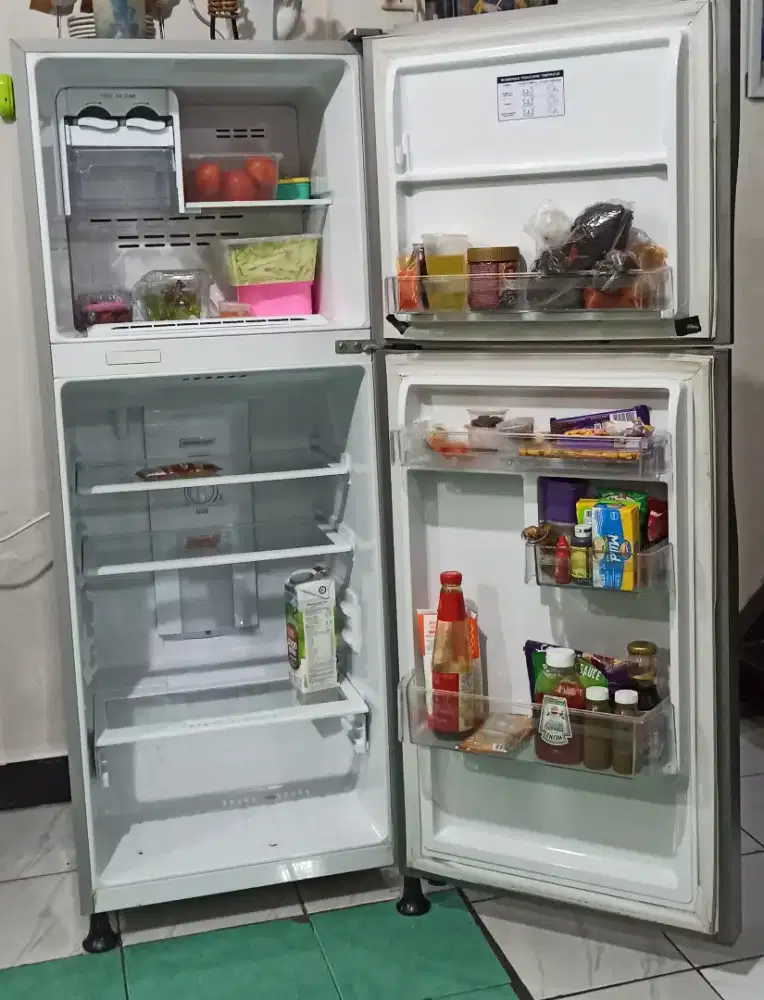 Kulkas polytron Balleza