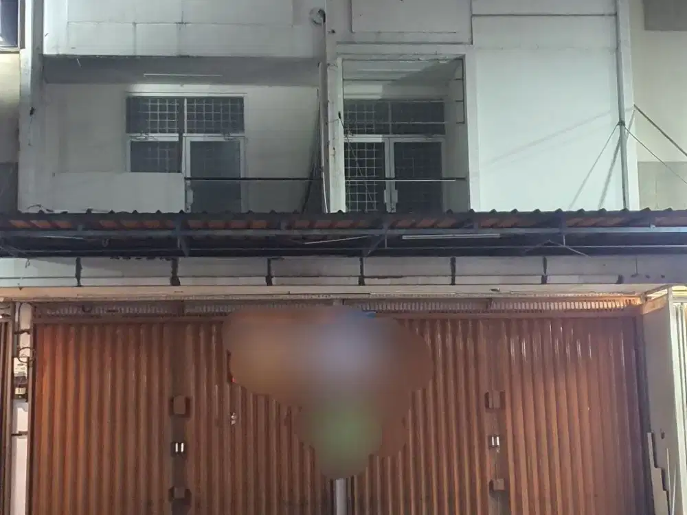 Disewakan Ruko 2 Unit Gandeng di Perum Mutiara Gading Timur Bekasi - Ramai,Hadap Jalan Utama,Cocok Untuk Usaha atau Kantor