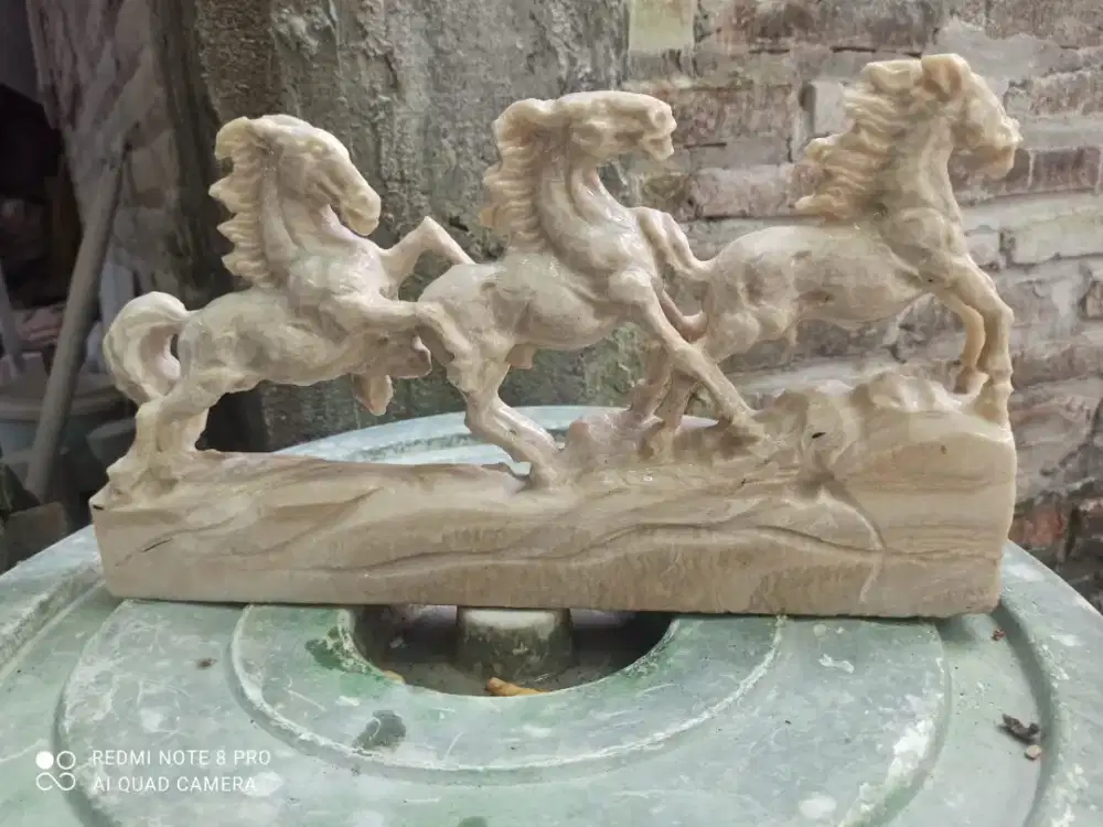 Patung kuda renteng 3 batu alami