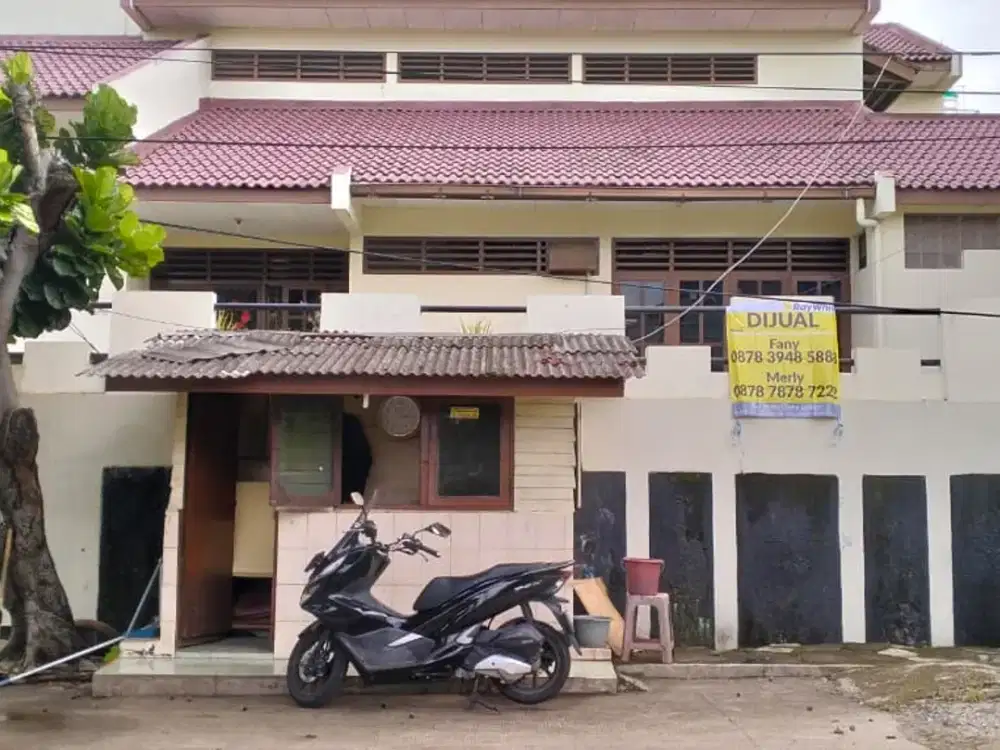 Rumah Asri dan tenang di kompleks Jati Padang