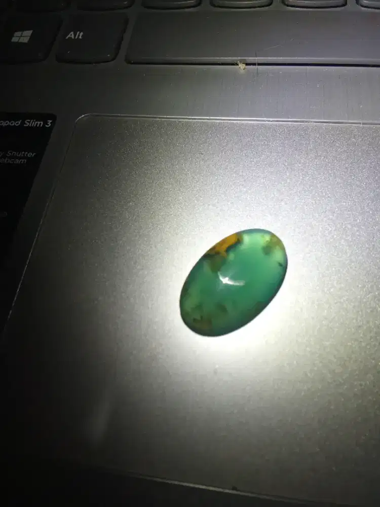 Batu bacan Doko kristal kaca